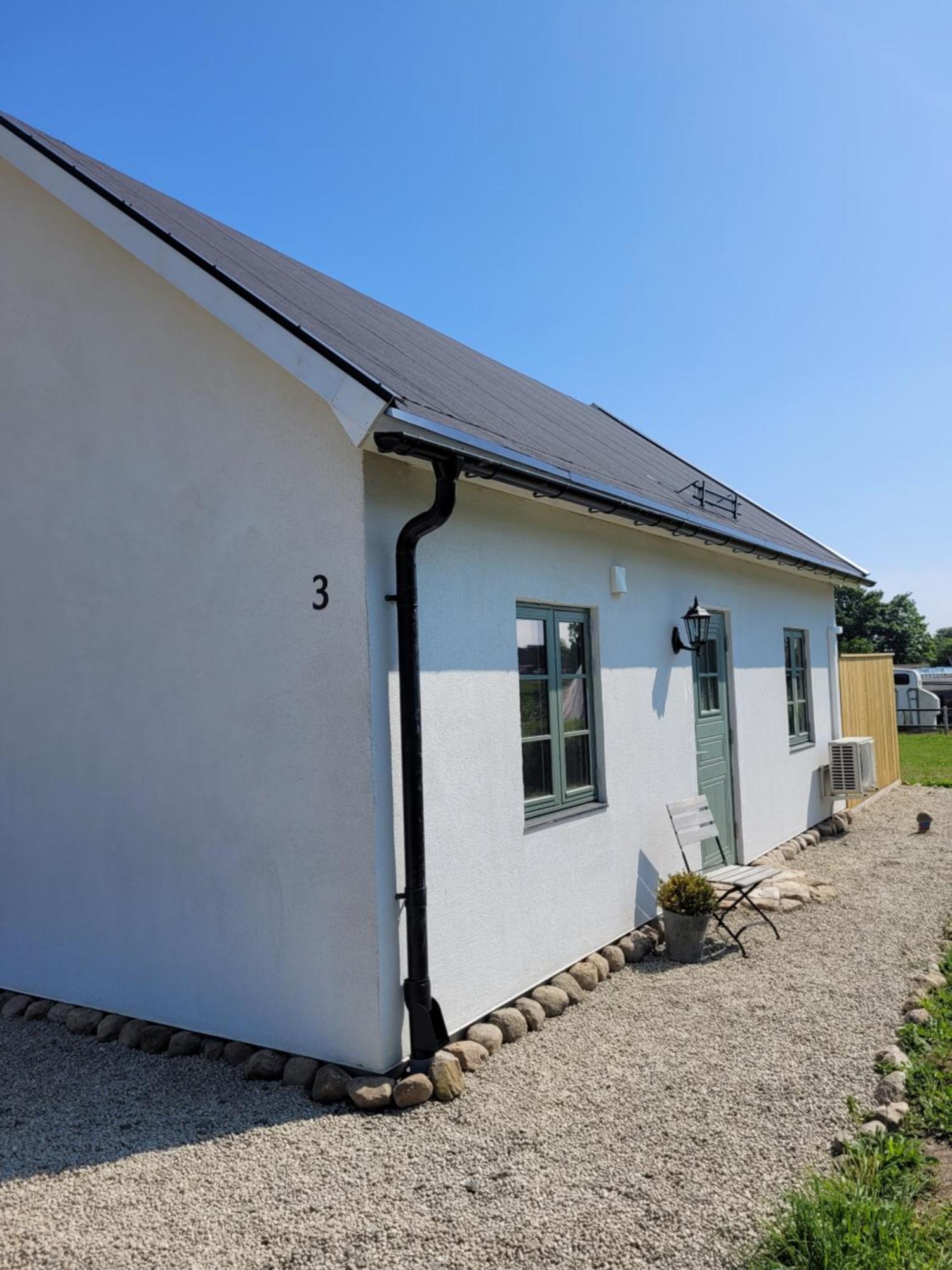 Litet Hus I Mysig By Naera Havet Villa Ystad Exteriör bild
